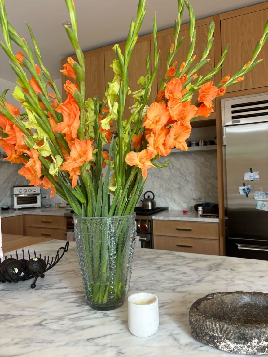 Ariel Kaye entertaining tips fresh florals