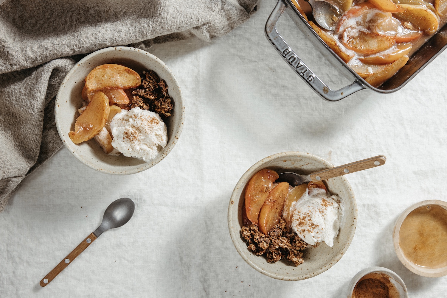 easy cinnamon baked apples recipe with ice cream, cozy dessert